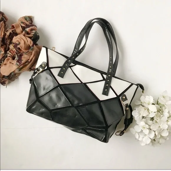 3/$20 Black And White Mosaic Stitch Purse - Picture 3 of 8